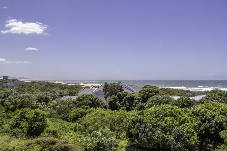 7 Bedroom Property for Sale in West Beach Eastern Cape